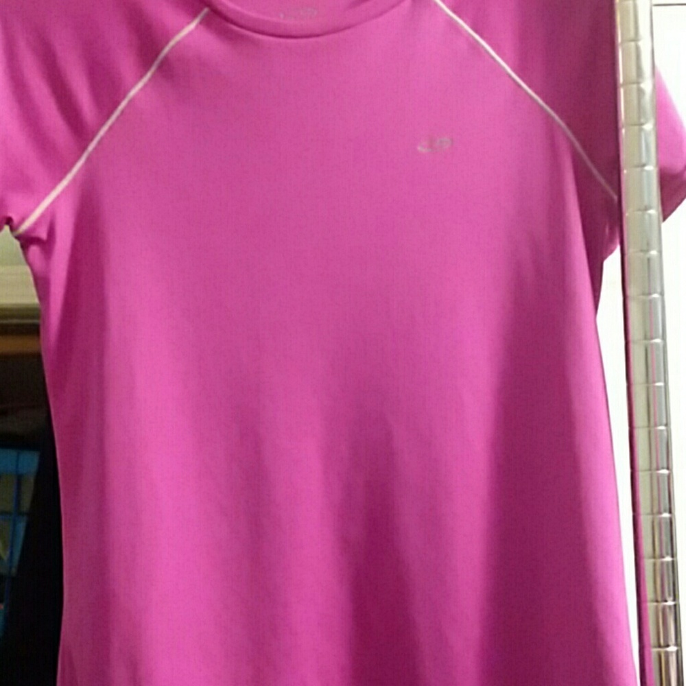 Shirt or a shirt that u can use to swim